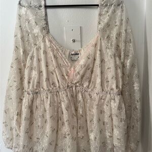 Arula (Like New!) Floral Sheer Women's Top - Cream